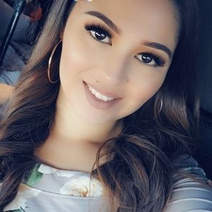 Meet your Posher, Vivian